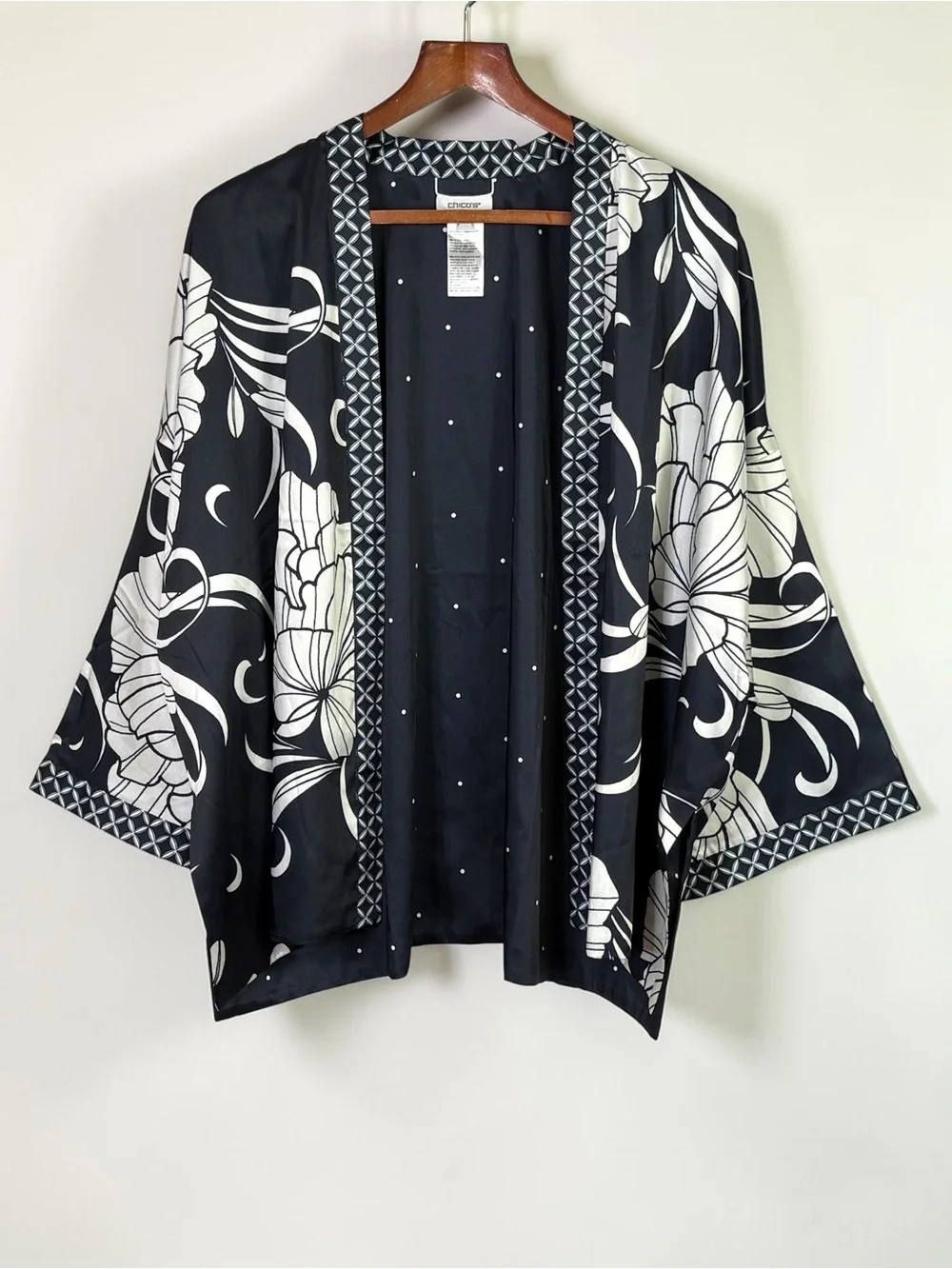 Chico's Reversible Black & White Floral Polka Dot Kimono Jacket Size L/XL - Picture 3 of 8